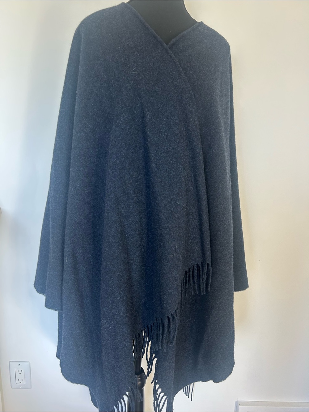 Italian 100% Lambs Wool Classic Wrap in Navy